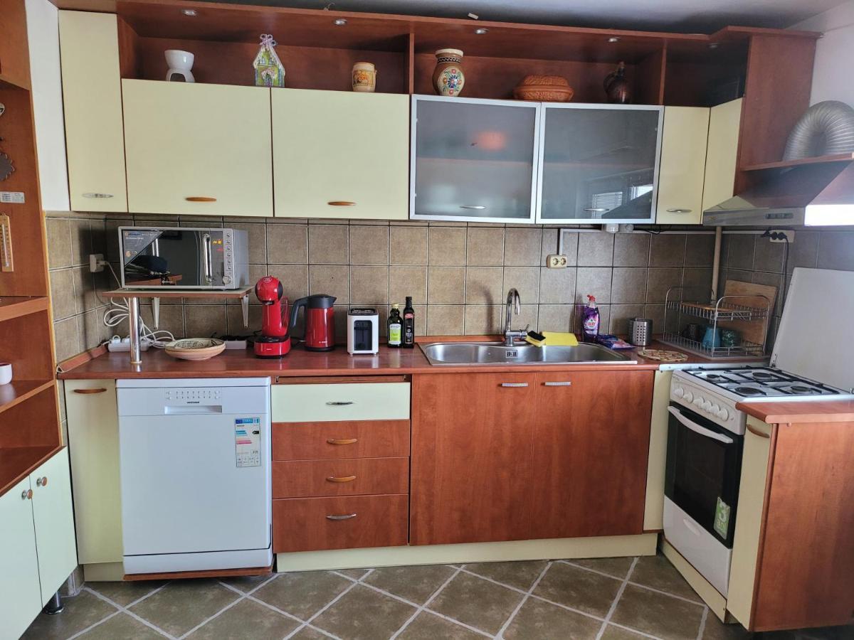 Quiet, Relaxing, Family Friendly Apartamento Bucareste Exterior foto
